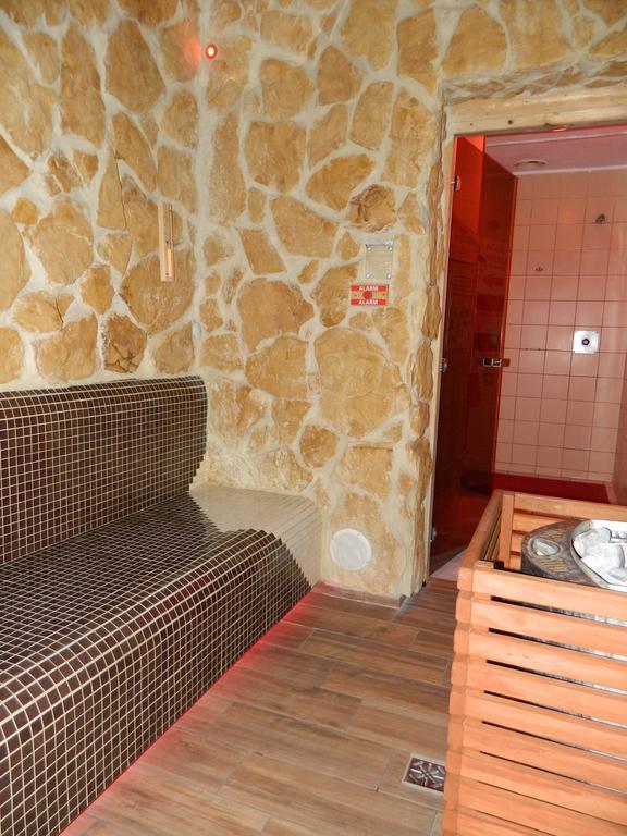 Spa Apartment Parkowy Chojnice Ruang foto